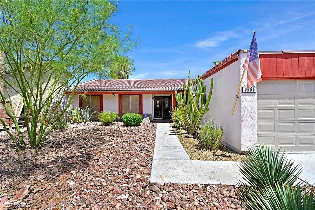 3 bed, 2.0 bath, 1606 sqft, $3,000 — Photo 2