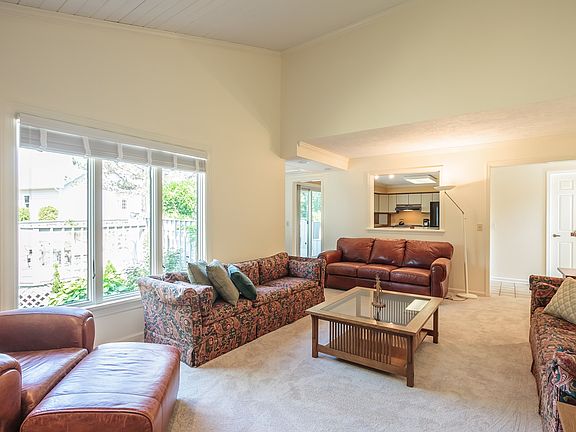 5th image of 39 Muirfield Ct