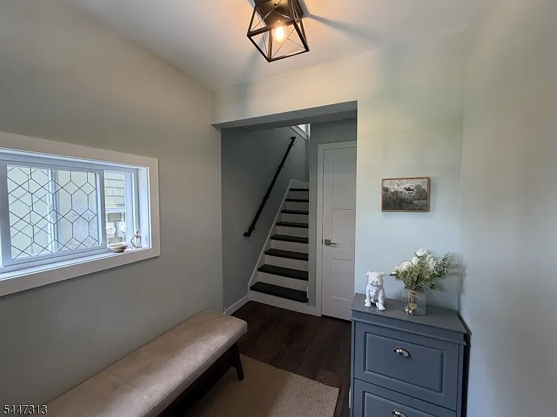 2 bed, 1.0 bath, $3,100 — Photo 4