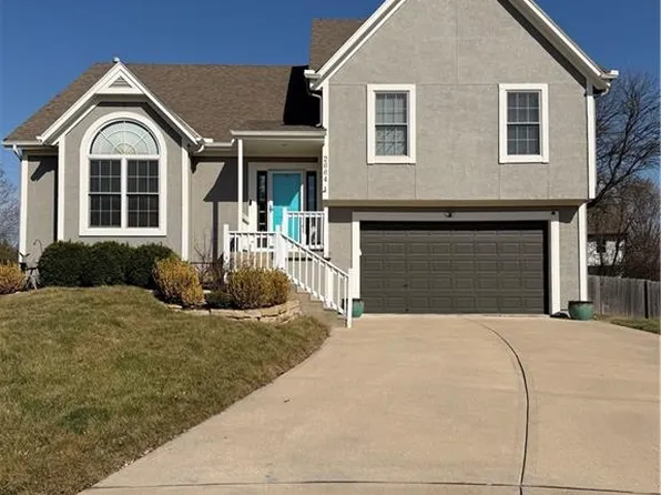 2664 W Whitney St, Olathe, KS 66061