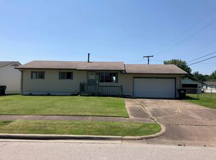 404 E 8th St, Owasso, OK 74055