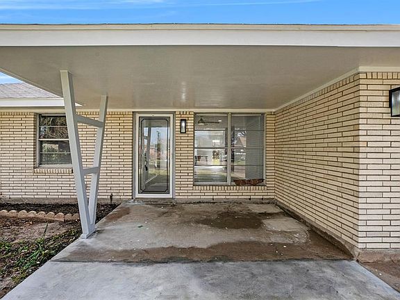 4th image of 2905 Somerset Ave