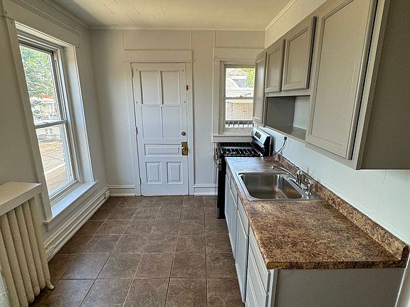 3rd image of 31 N 12th St Floor 2