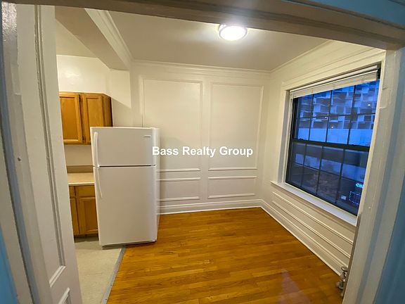 4th image of 5124 S Harper Ave #C1