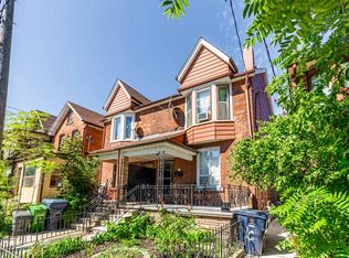 10 Burnfield Ave #1, Toronto, ON M6G1Y5