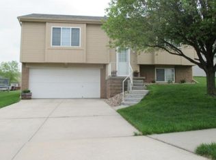 19023 N St, Omaha, NE 68135