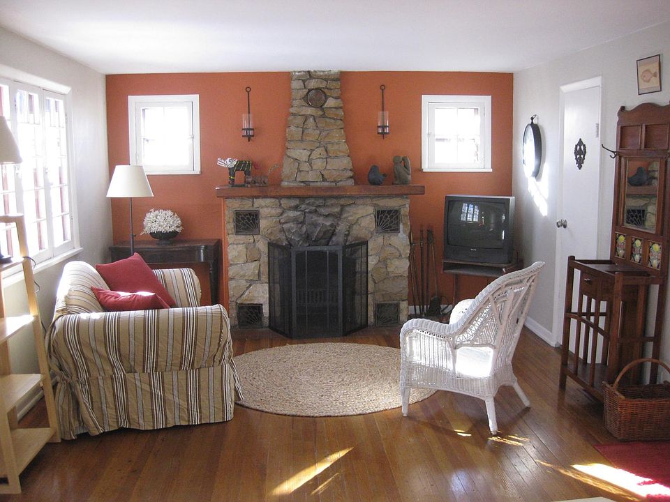 1st image of 1653 Rosemary St