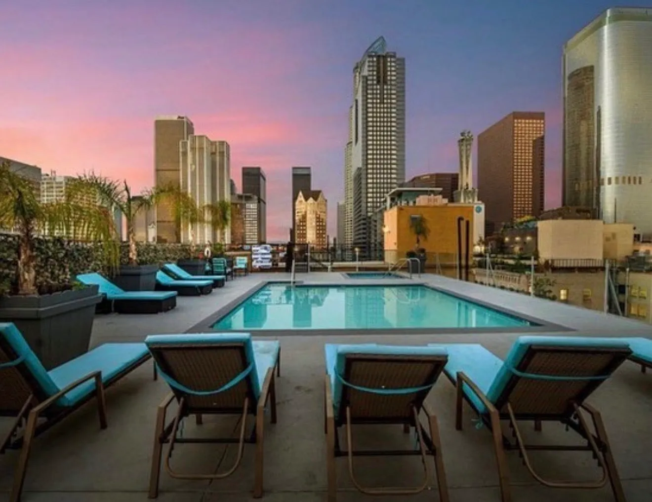 1 bed, 820 sqft, $2,400 — Photo 1