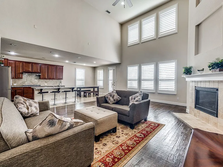 7340 Beranger Dr — Photo 12