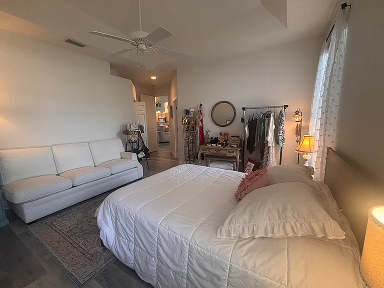 399 Renaissance Ave — Photo 15