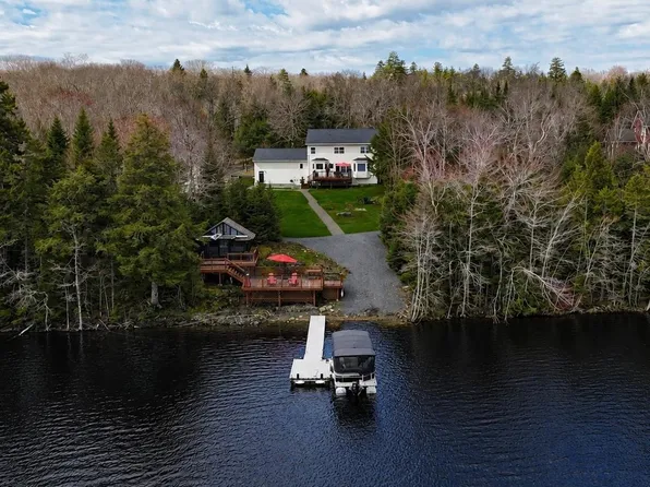 206 Sandwick Dr, Hammonds Plains, NS B4B 1V9