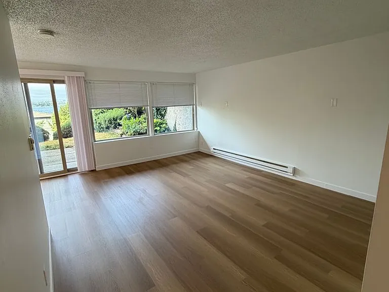 2nd and Lake Apartments — Photo 7