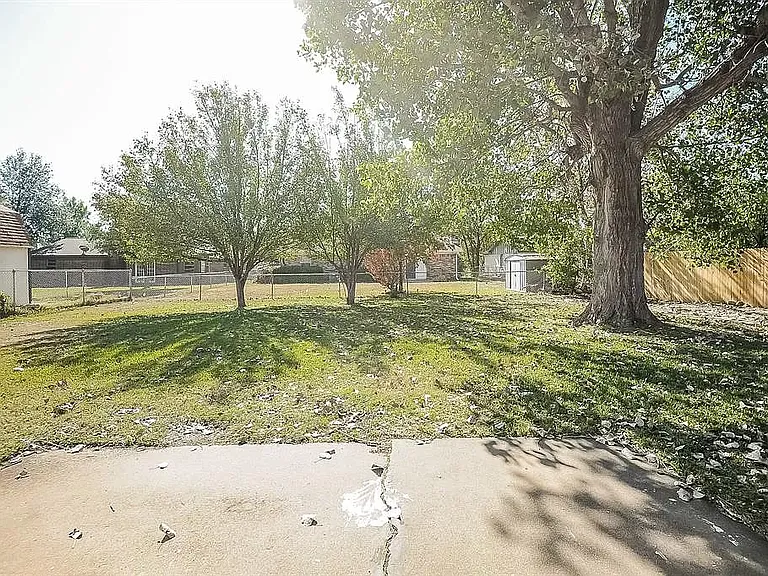 440 E Taylor St — Photo 5