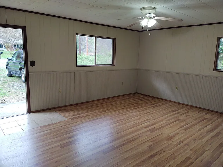 415 S Painter Rd — Photo 18