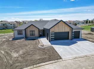 5009 Helsinki Ln, Bismarck, ND 58503