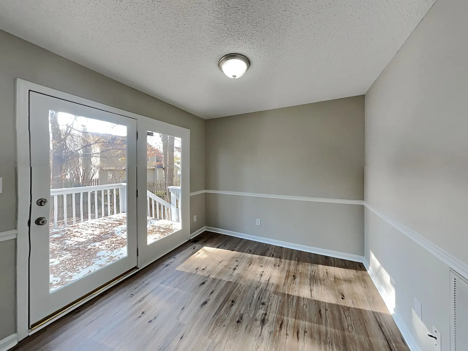 3 bed, 2.5 bath, 1222 sqft, $2,145 — Photo 4