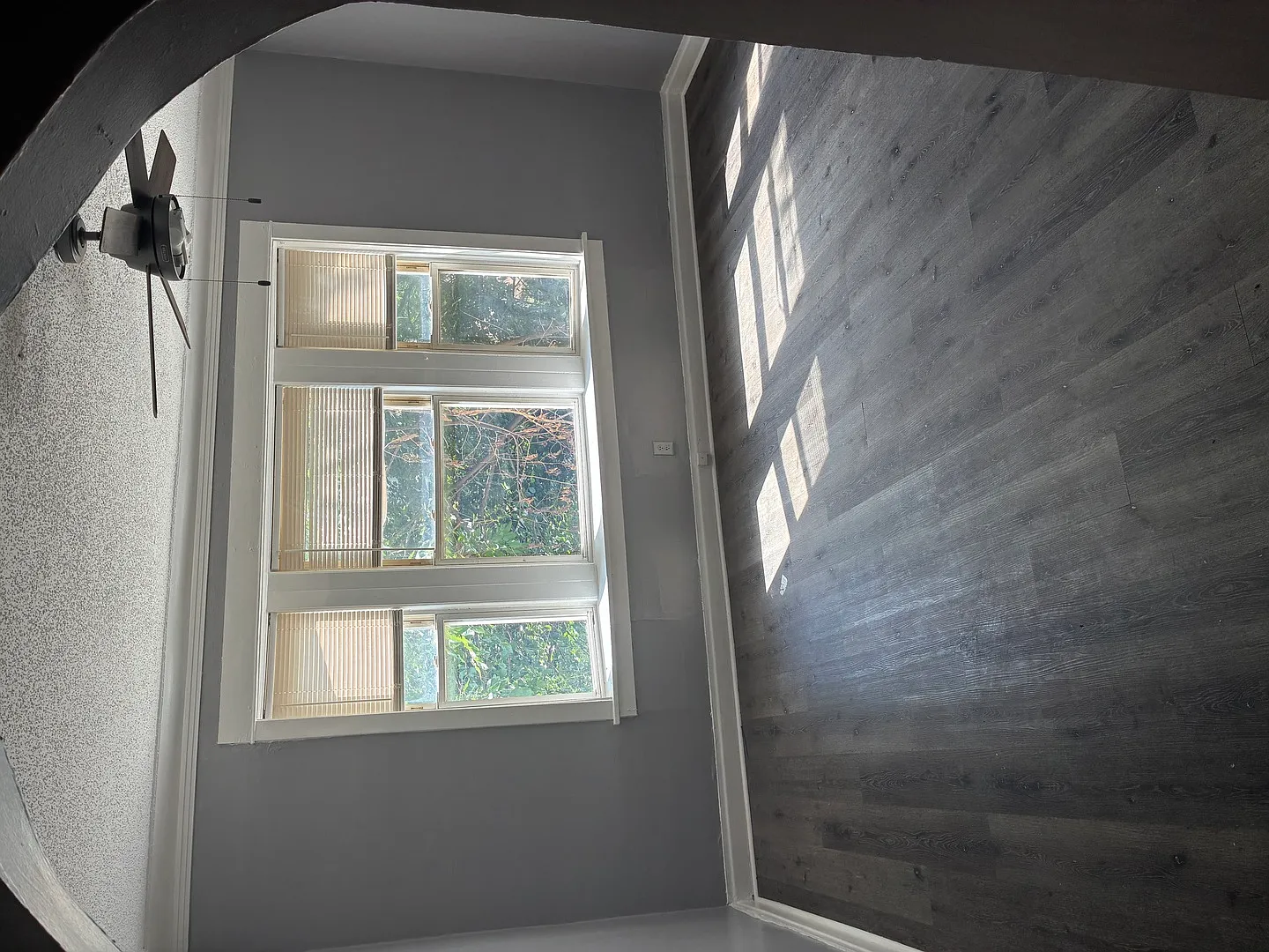 2 bed, 1000 sqft, $1,400 — Photo 1