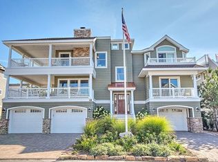 18 9th St, Beach Haven, NJ 08008