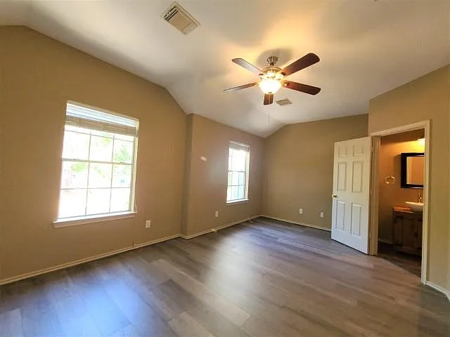 138 S Walden Elms Cir — Photo 7