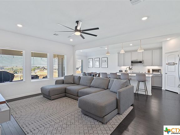 4th image of 17728 Zinfandel Dr