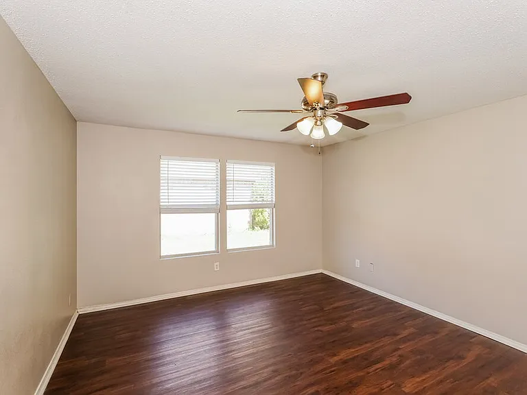 317 Taylor St — Photo 11