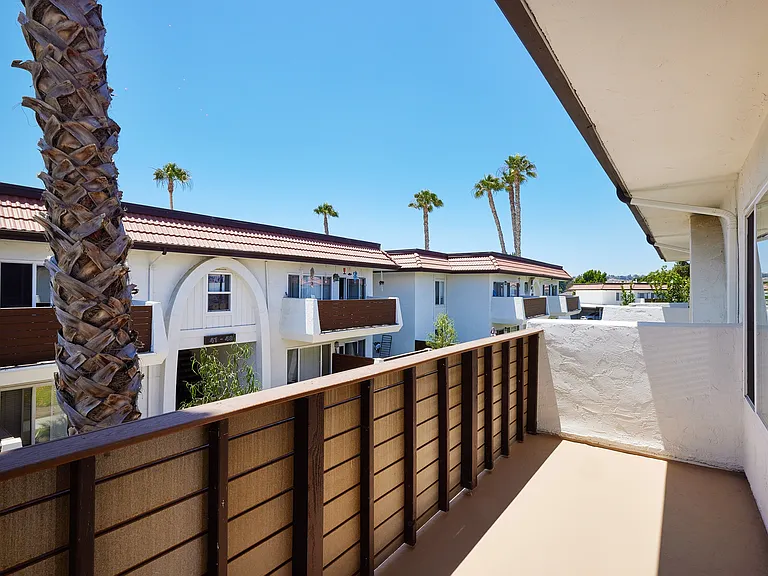 Villa Del Mar Apartments (new) — Photo 8