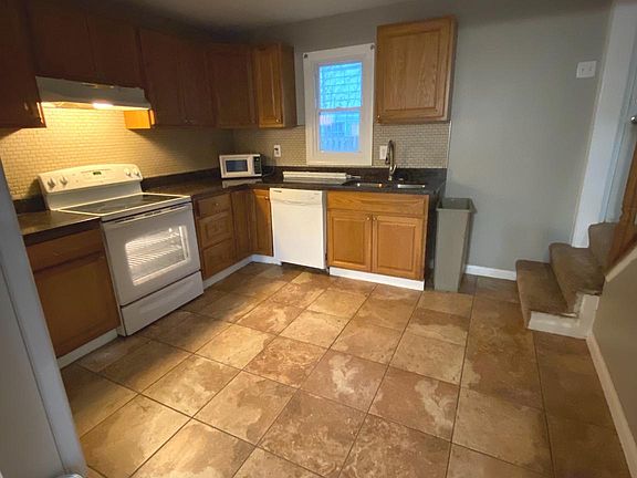 4th image of 8315 Reddick Ave