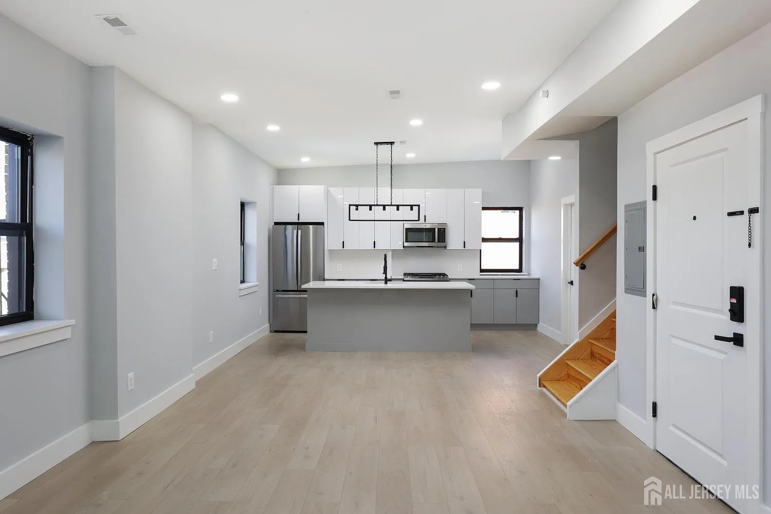 2 bed, 2.0 bath, $3,500 — Photo 3