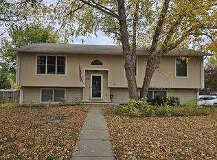 801 Gillespie Dr, Manhattan, KS 66502