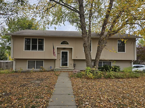 801 Gillespie Dr, Manhattan, KS 66502
