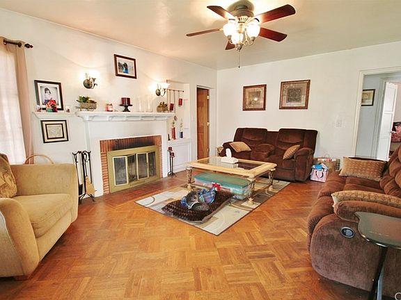 3rd image of 3350 Bartlett Ave