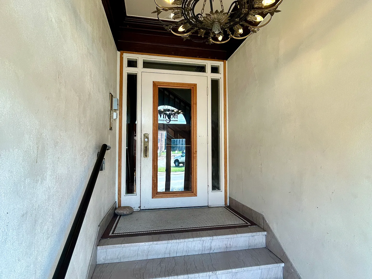 2 bed, 980 sqft, $1,600 — Photo 4