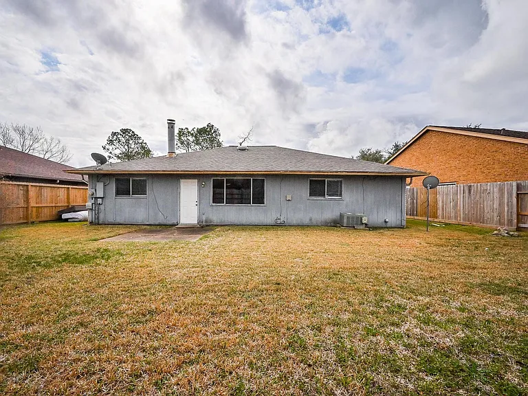 1114 Blue Diamond Dr — Photo 19
