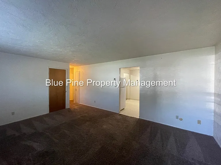 1680 Calkins Ave #3 — Photo 2