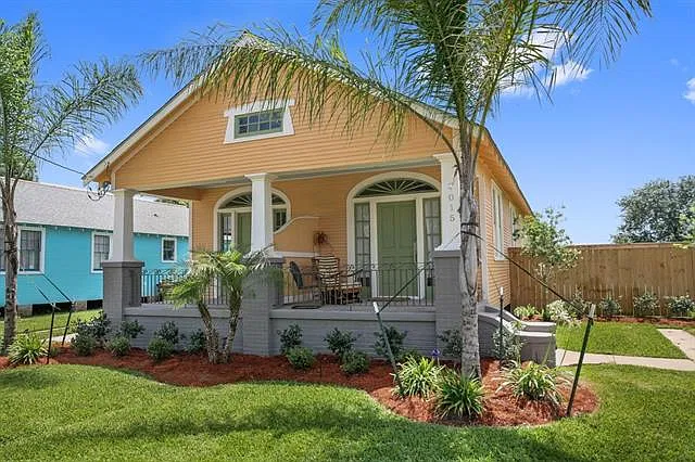 3 bed, 2.0 bath, 1350 sqft, $2,600 — Photo 1
