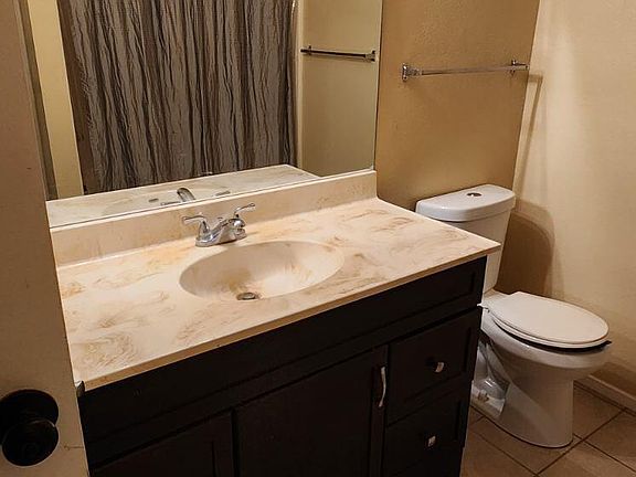 4th image of 28160 Apache Ave #B