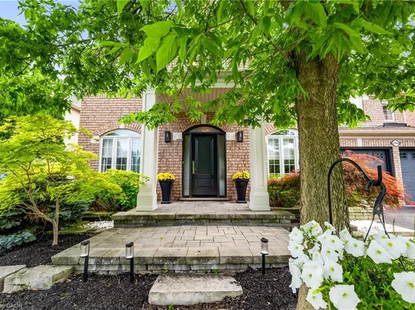 2366 Valleyridge Dr, Oakville, ON L6M 5C3