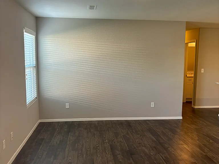 227 E Anabranch Ct — Photo 2