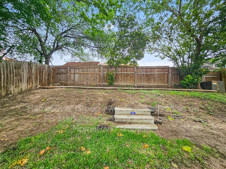10455 Alpine Vlg — Photo 18