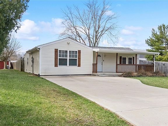 2nd image of 885 Hook Rd