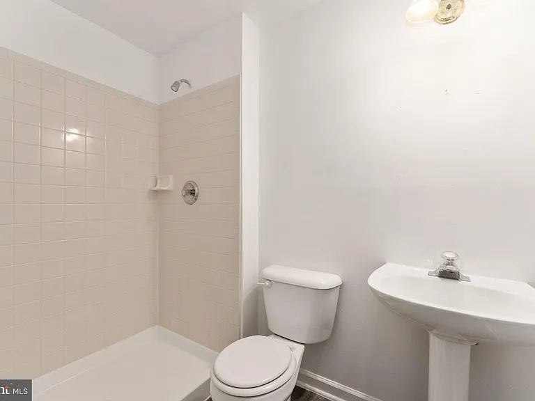 6219 Bella Dr — Photo 23