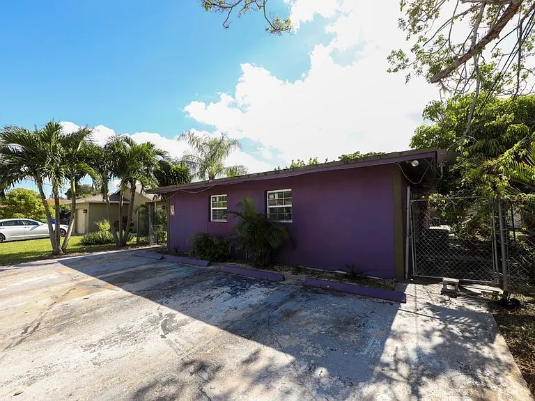 1132 NW 5th Ct #3 — Photo 2
