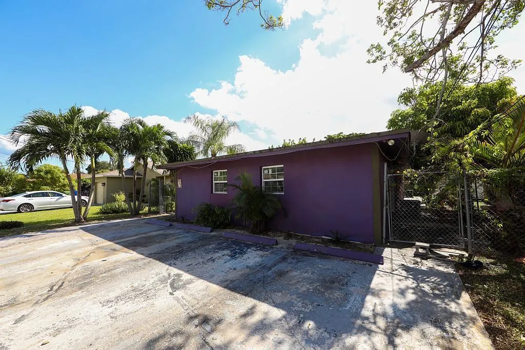 Building Photo - 1132 NW 5th Ct #4