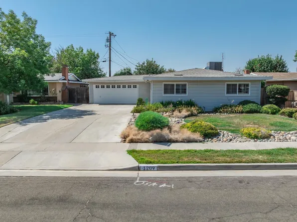 1209 W Water St, Hanford, CA 93230
