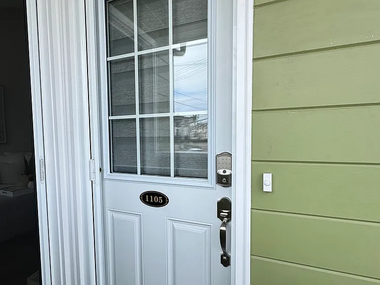1105 Virginia Way — Photo 5