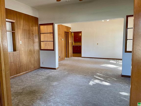 5th image of 501 College Ave