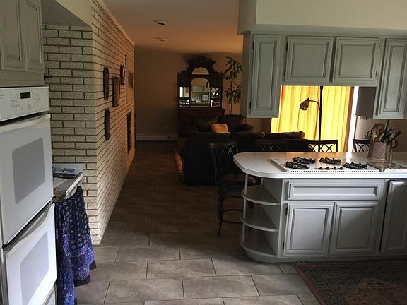 kitchen/sitting room