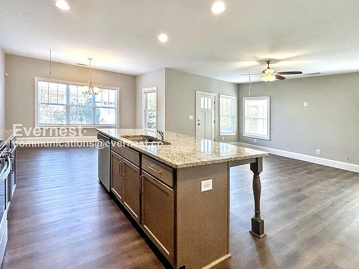 1763 Stone Hedge Dr NW — Photo 5