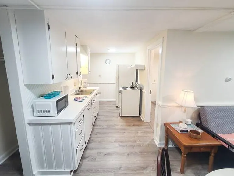 10 Hillcrest Ave #1B — Photo 1