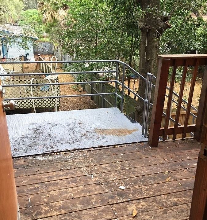 1st image of 924 Granville Ct N APT B